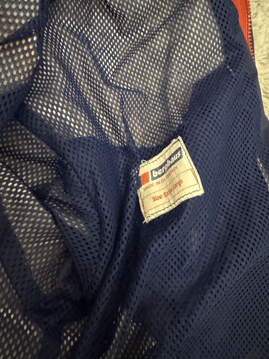 Berghaus Jacken: Berghaus Gore-Tex Jacket Red Size XL – Gebraucht aus Arzier-Le Muids von kol_6zbr 3