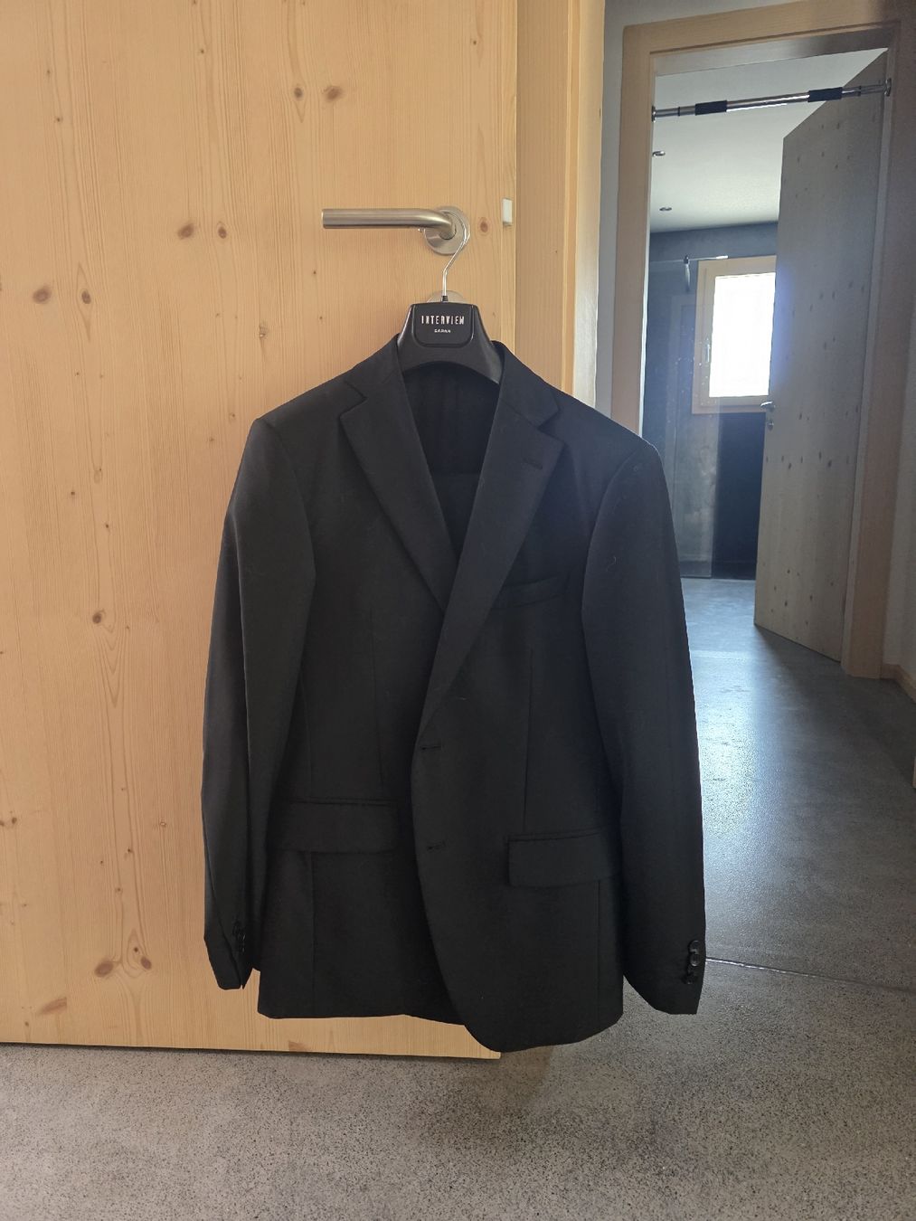 Completi: Herren Anzug Schwarz – Usato da S-chanf venduto da noe_lbp6