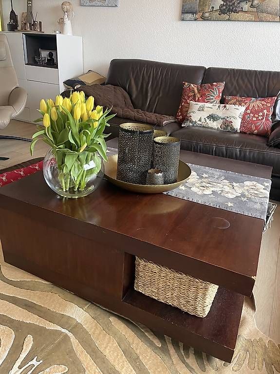 Cassettiere: Gratuit-tables salon et commode blanche avec tiroirs IKEA  – Usato da Yens venduto da GIPE 2