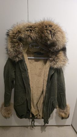 Winterjacke Mabelle oliv mit Kunstfell Grösse XS 