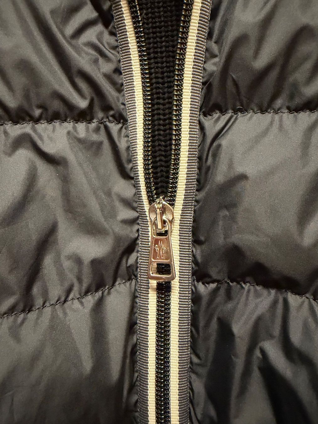 Moncler Giacche: Moncler Daunenjacke NP: 930.-CHF – Nuovo e nell'imballaggio originale da Niederbipp venduto da AS_9847 3