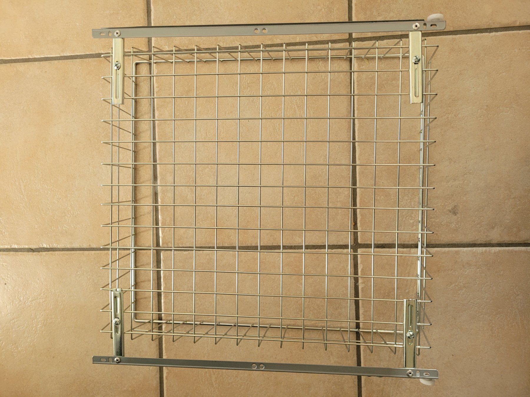 Garderobe: Paniers de garde-robe réglables pour meuble – Gebraucht aus Bionnens von Meg011