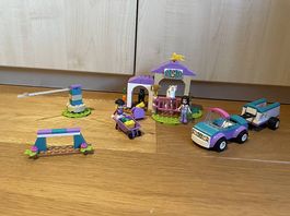 Lego Friends Trainingskoppel und Pferdeanhänger 41441