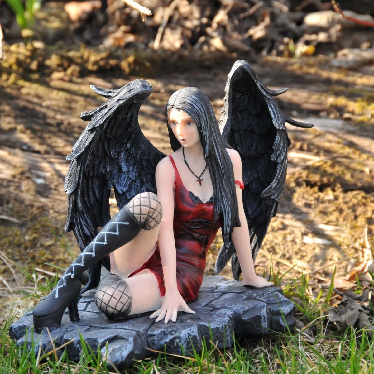 Statuette: Dunkler Gothic Engel auf Felsen - rot – Nuovo e nell'imballaggio originale da Menzingen venduto da fairy123 4
