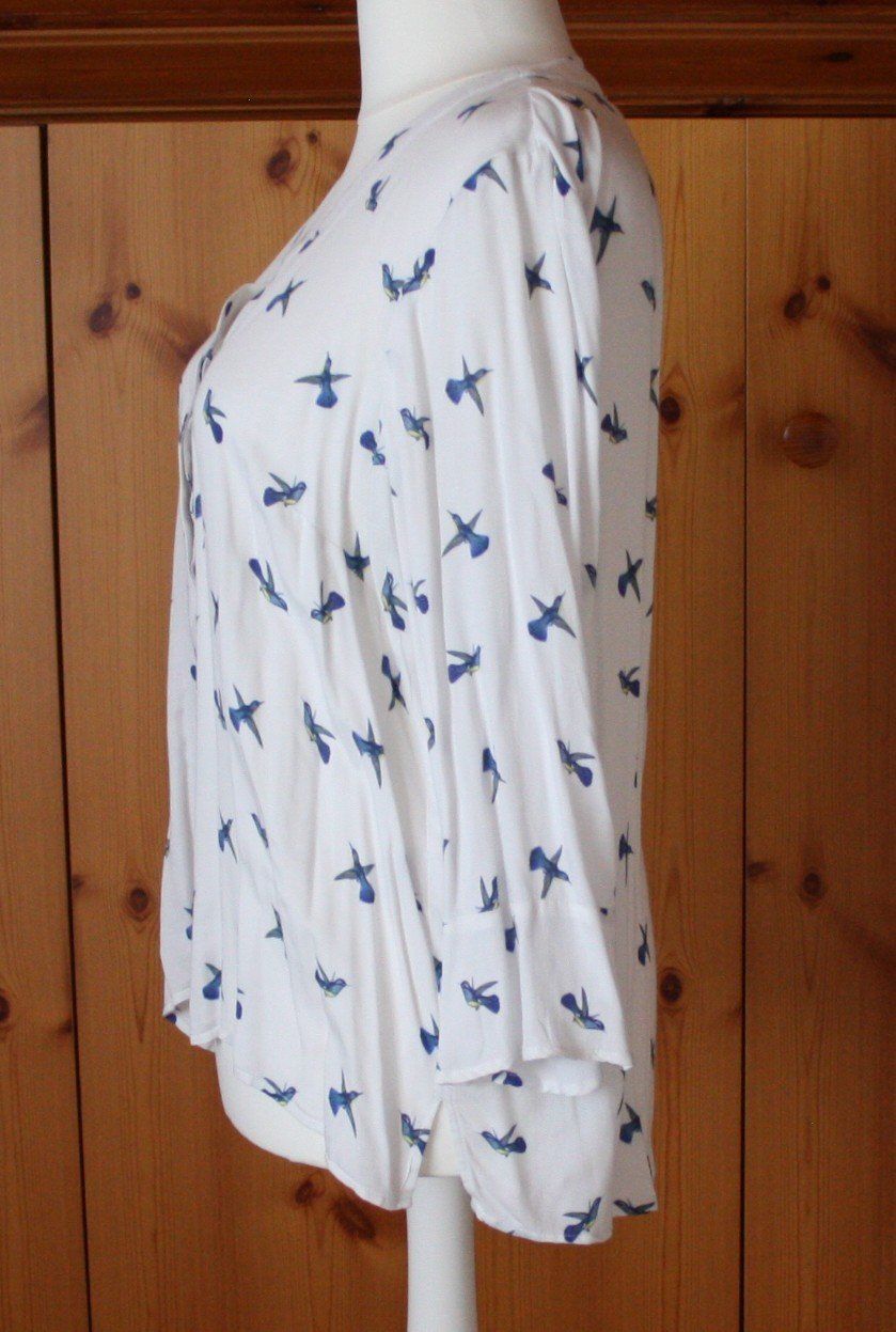 Camicette: Bluse Langarm weiss - hellbau Gr. XL – Usato da Flüelen venduto da Diversicum-Curvy 3