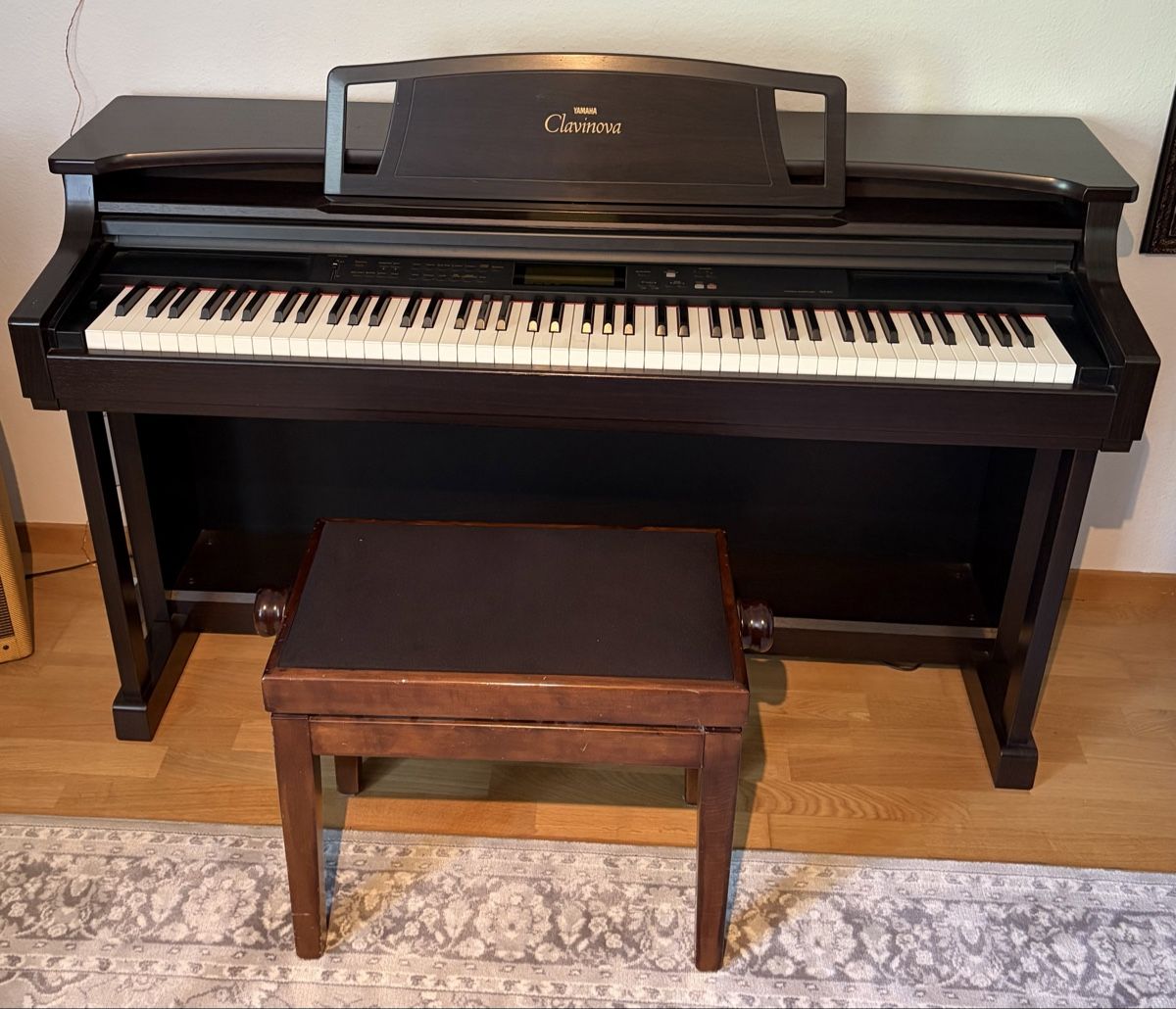 Yamaha Strumenti musicali: Yamaha E-Piano CLP-811 – Usato da Oberuzwil venduto da Streetbuskerl