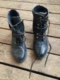 Damenschuhe: schwarze stieflette gr.39 mit goldenen – Gebraucht aus Schwarzenberg LU von kindler007 1