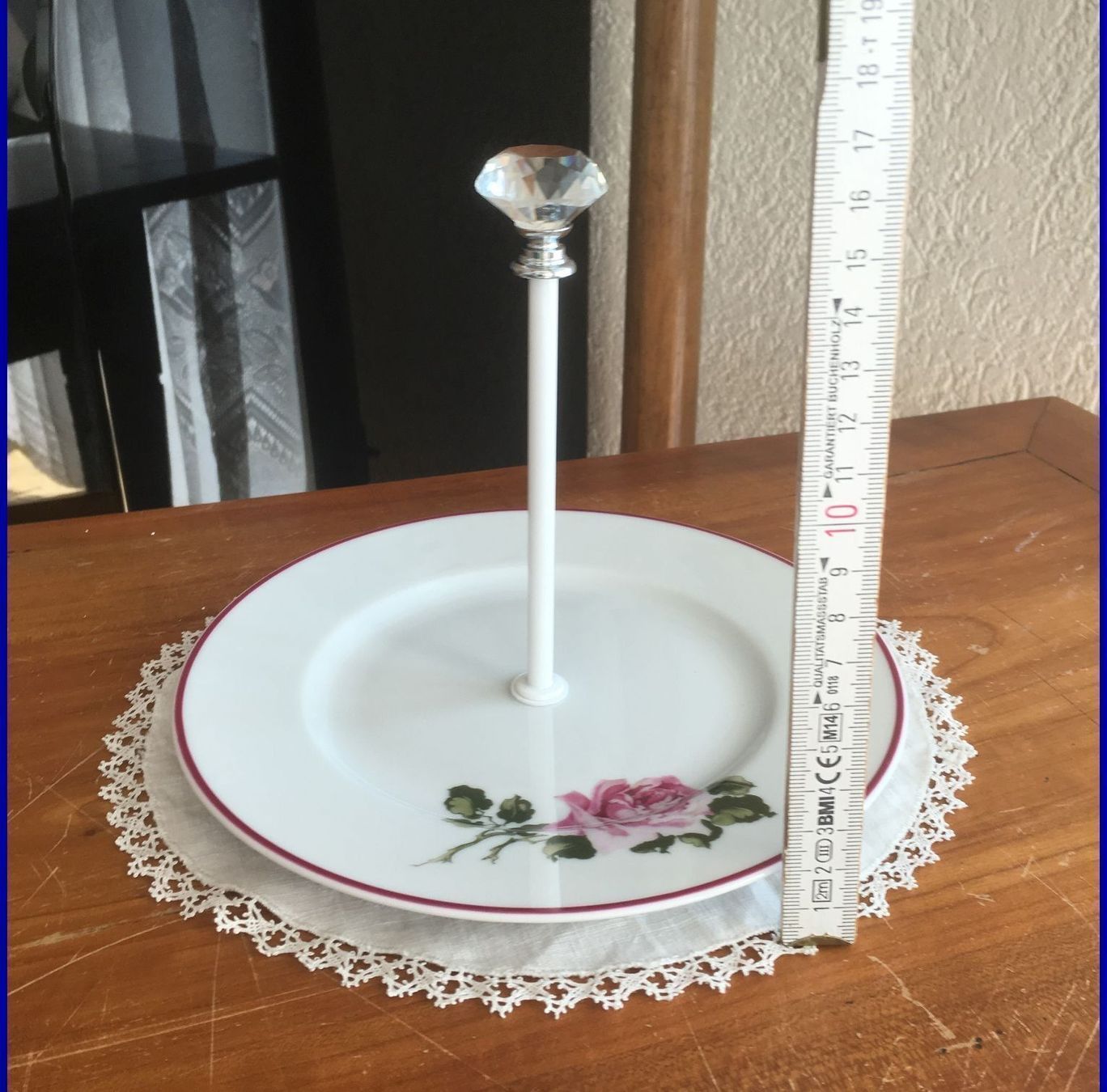 Piatti: ETAGERE MIT GESCHLIFFENEM GLASKOPF – Usato da Subingen venduto da Etageren 8