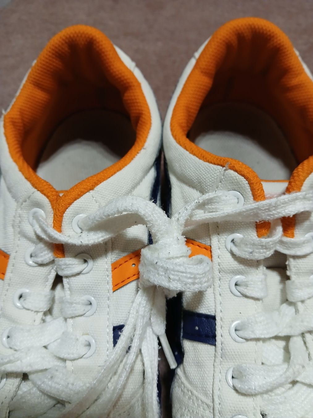 Asics Herrenschuhe: Asics Turnschuhe weiss/orange Grösse 42 – Gebraucht aus Frasnacht von ale_g288 4