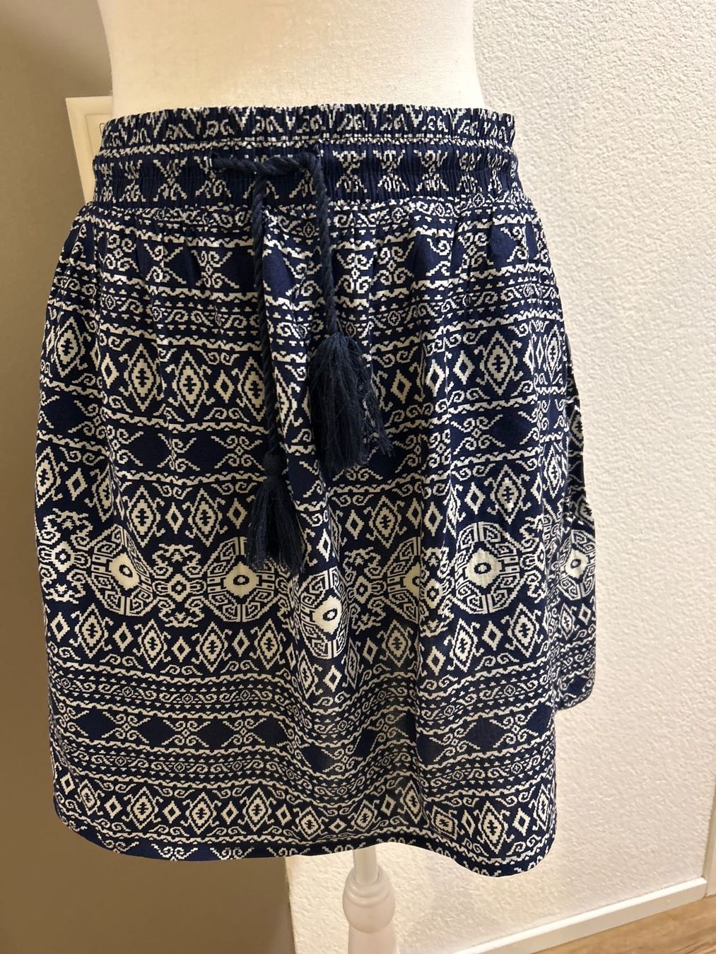Gonne: Jupe dunkelblau mit Muster – Usato da Brunnen venduto da Nala2929 1