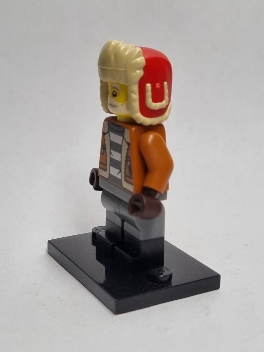 Lego Kit di costruzioni: LEGO BAM Late 2023 Winter Old Men with Jacket – Nuovo (secondo la descrizione) da Basadingen venduto da NekoBricks 1