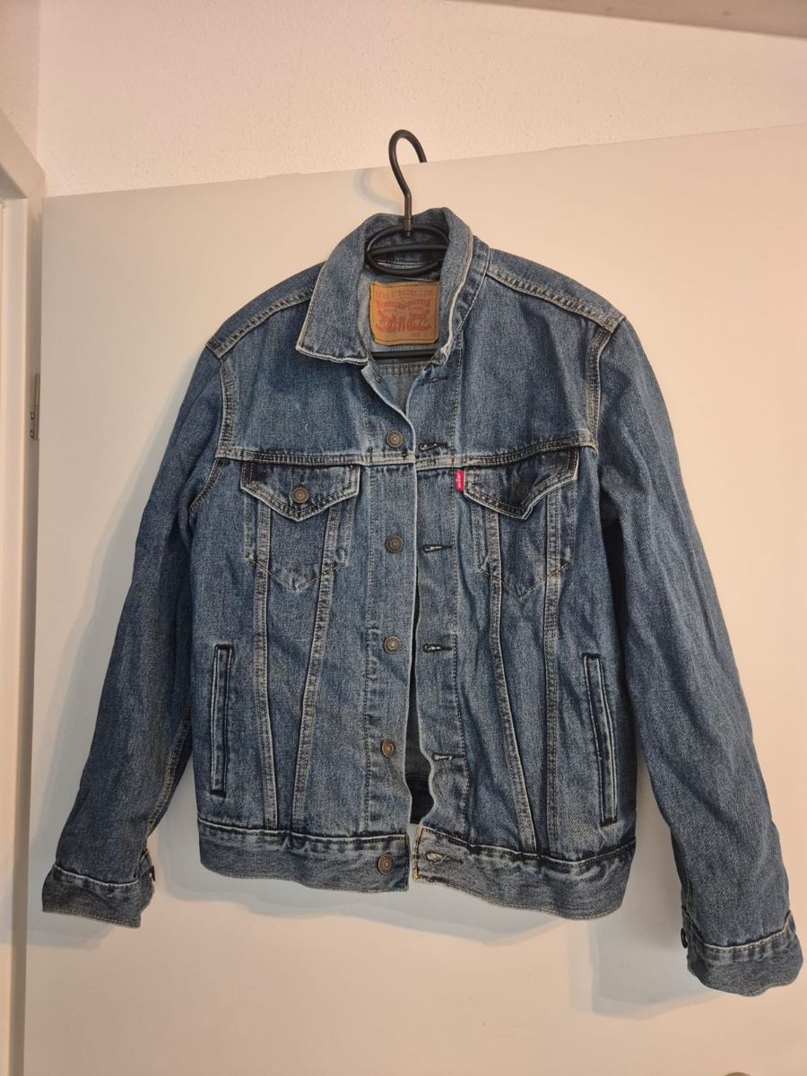 Levi's Vestes: Levi‘s Jeansjacke Grösse S – D'occasion à Einsiedeln par sandramon