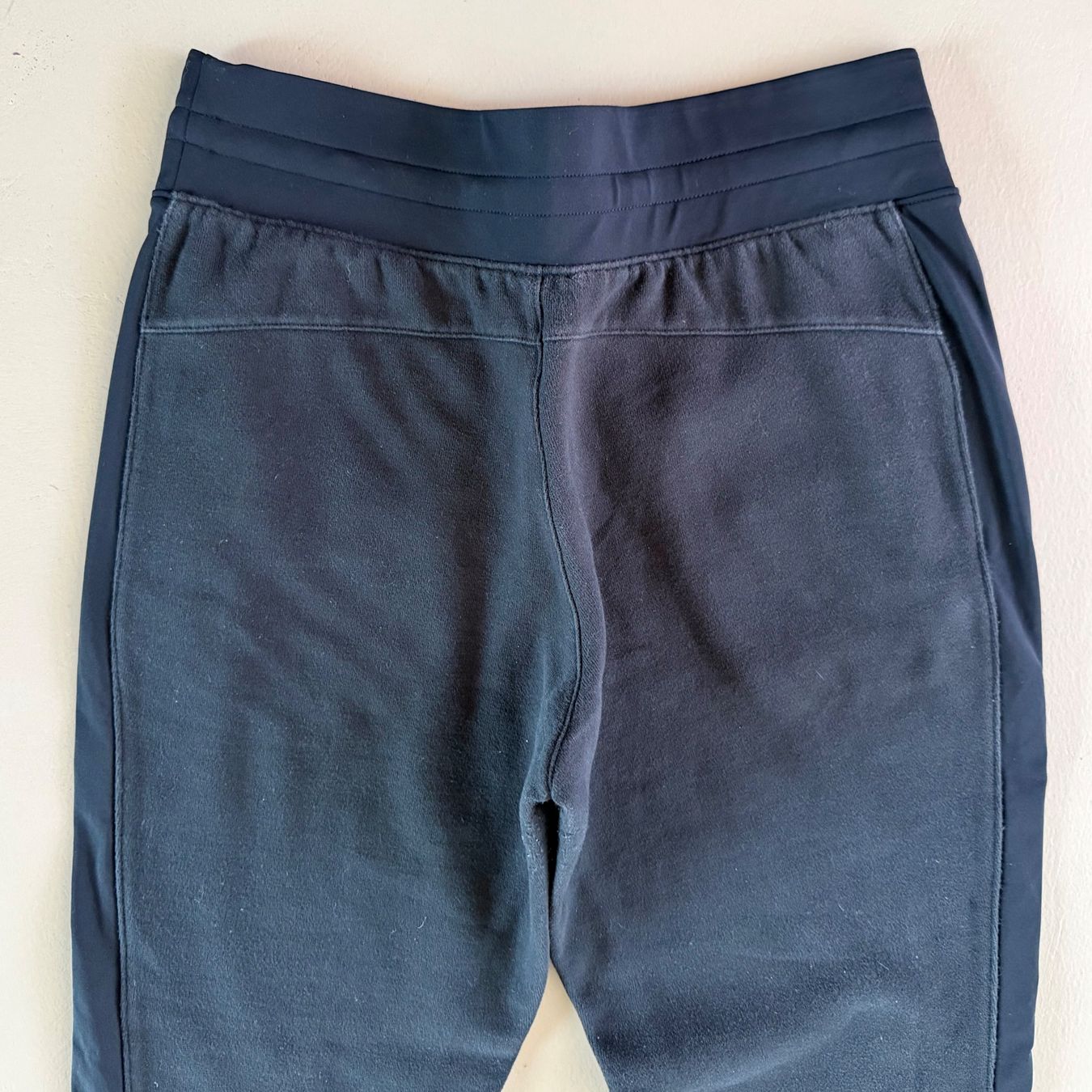Lululemon Pantalons: LULULEMON Jogginghose 🖤 – D'occasion à zürich par vintage12 4