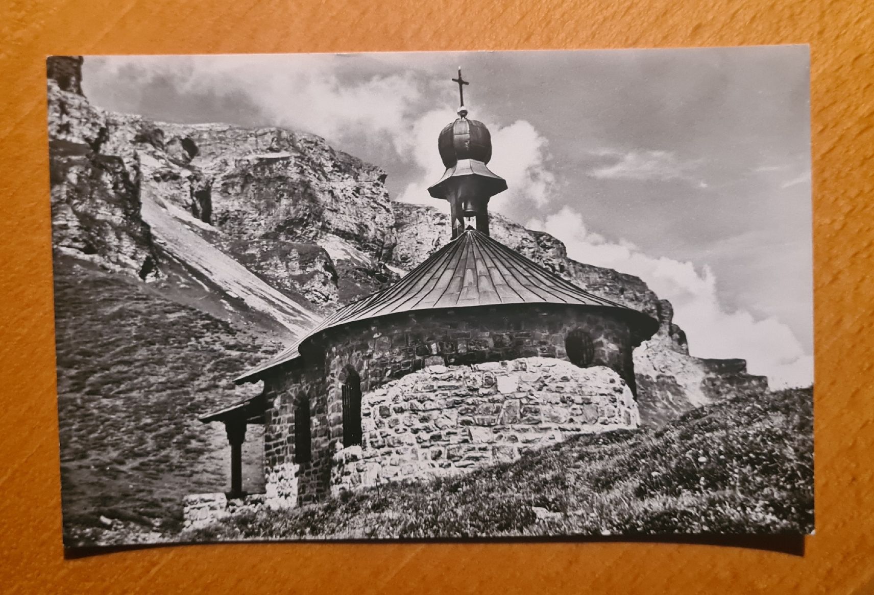 Cartoline postali: Klausen Passhöhe, Kapelle – Usato da Ebikon venduto da Donar50