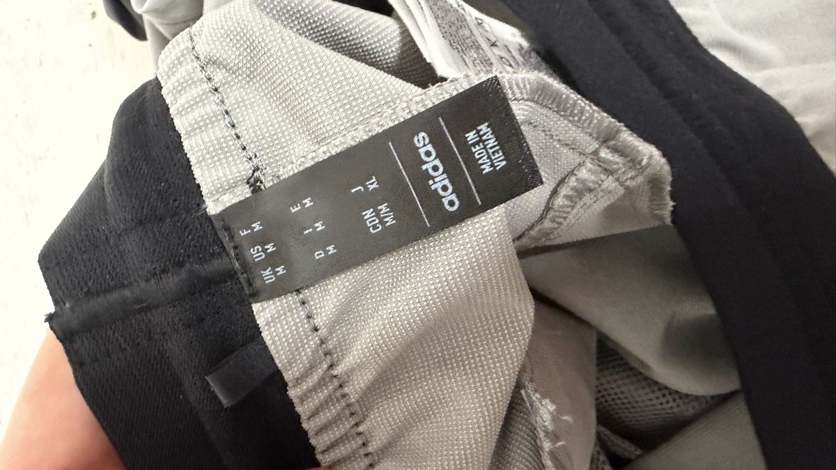 Adidas Hosen: Adidas Terrex Hose grau Grösse M – Gebraucht aus Knonau von Grapesvintage 2
