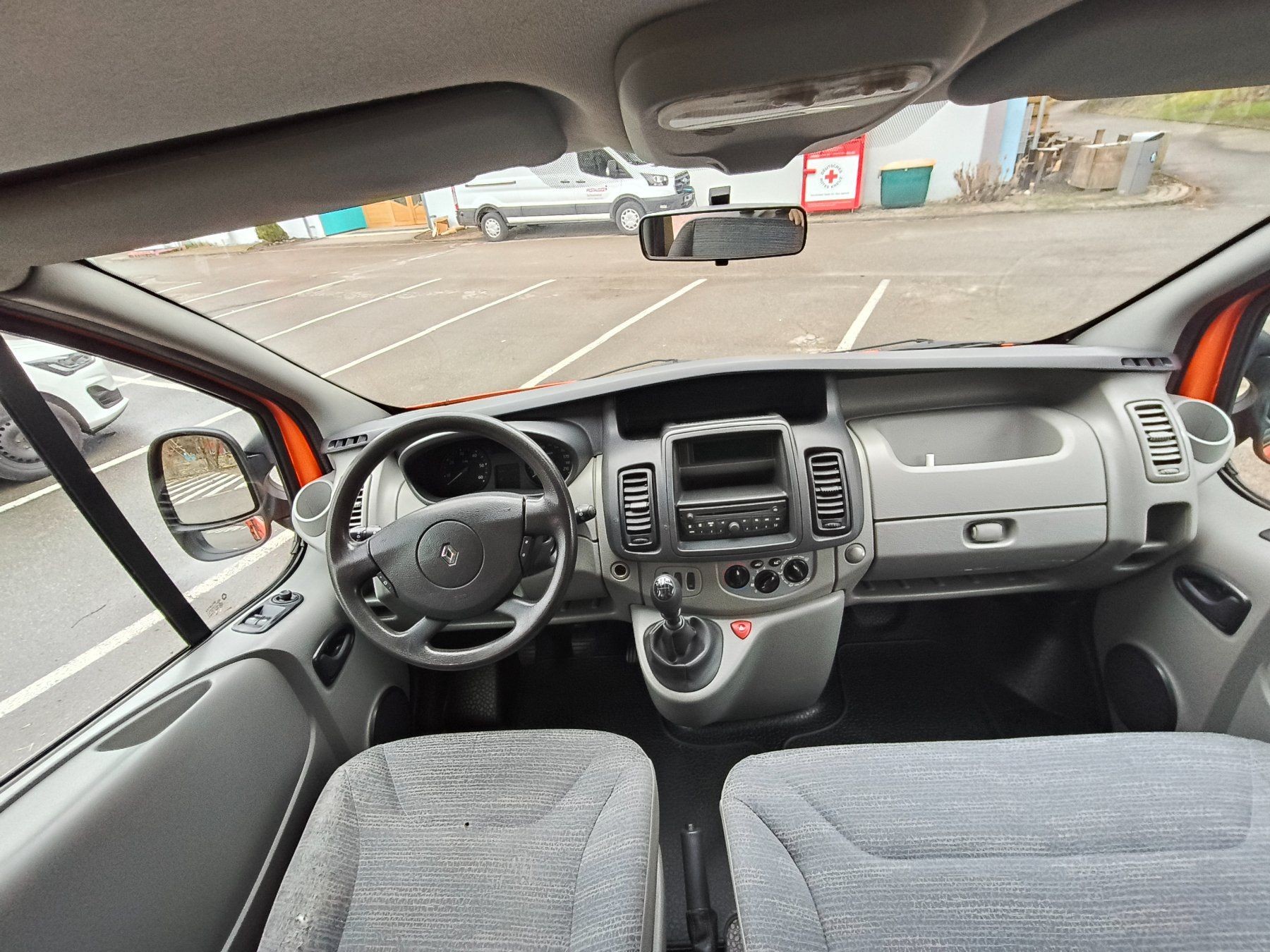 Renault Veicoli da campeggio: Renault Trafic Langversion als Camper – Usato da Thayngen venduto da dej_c6gn 9