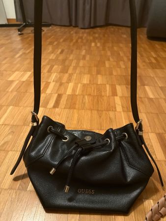 Neue Guess Tasche