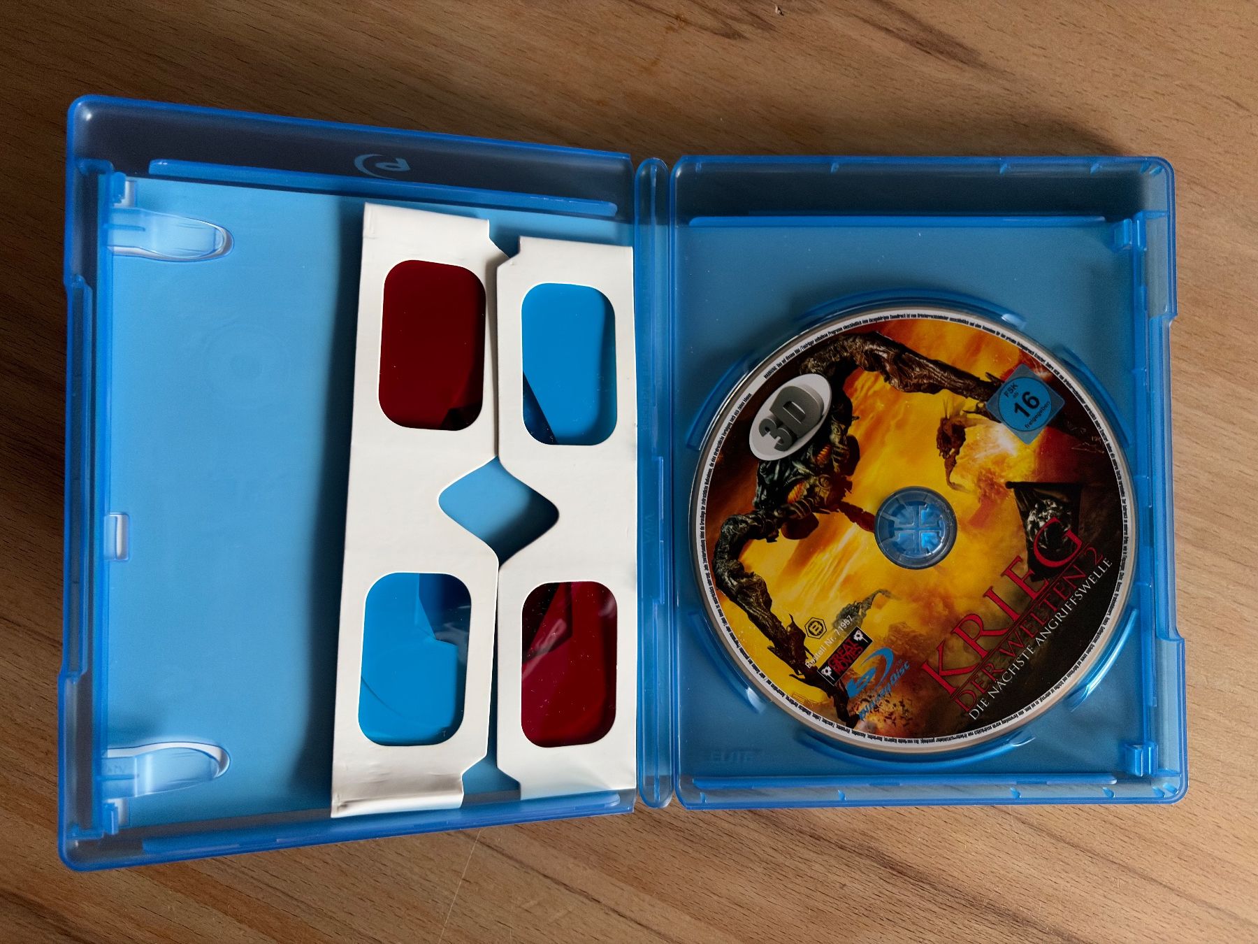 Tutti i DVDs: Krieg der Welten 2 ink 2 x 3D Brille – Usato da Hombrechtikon venduto da Dokmasa 2