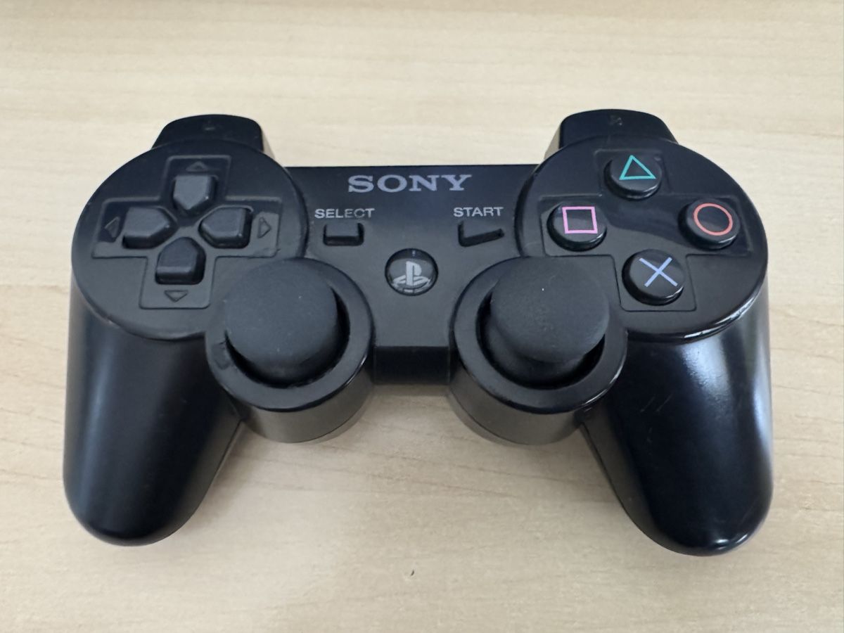 Sony Console: Sony PlayStation 3 Konsole mit Controller guter Zustand – Usato da Aarau venduto da Tastee 3