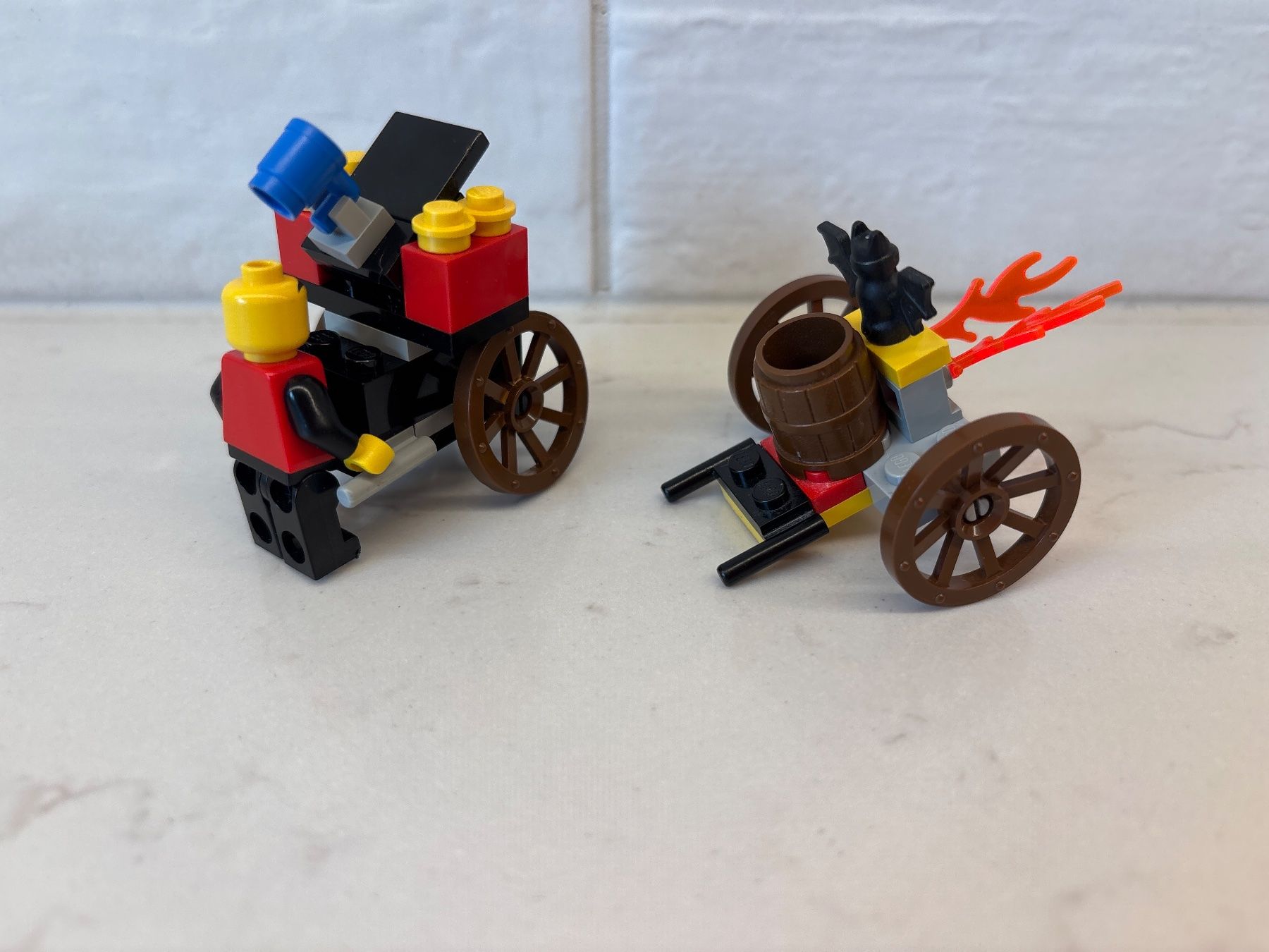 Lego Jouets: Deux petits sets Lego Shell sans brochure – D'occasion à Gollion par Hampton 1
