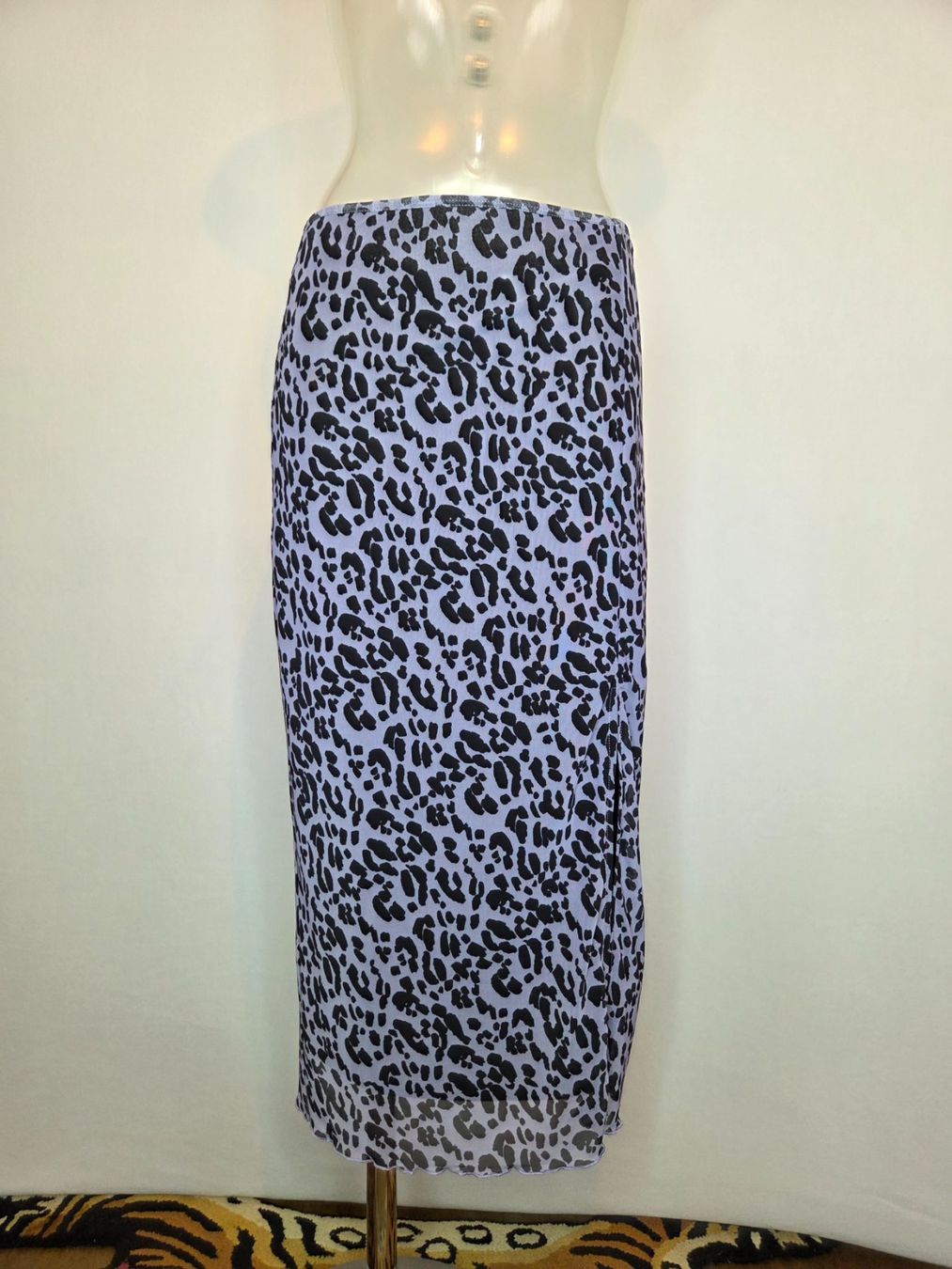 Monki Gonne: Monki Leopard Mesh Skirt – Usato da Bern venduto da -Aniko-