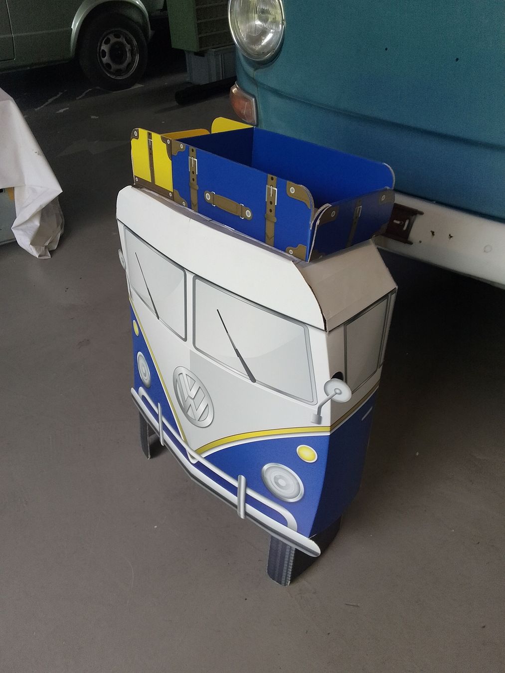 Toutes les décorations: VW Bus T1 Modell aus Karton Dekoration  – D'occasion à Trubschachen par Caddy8 1