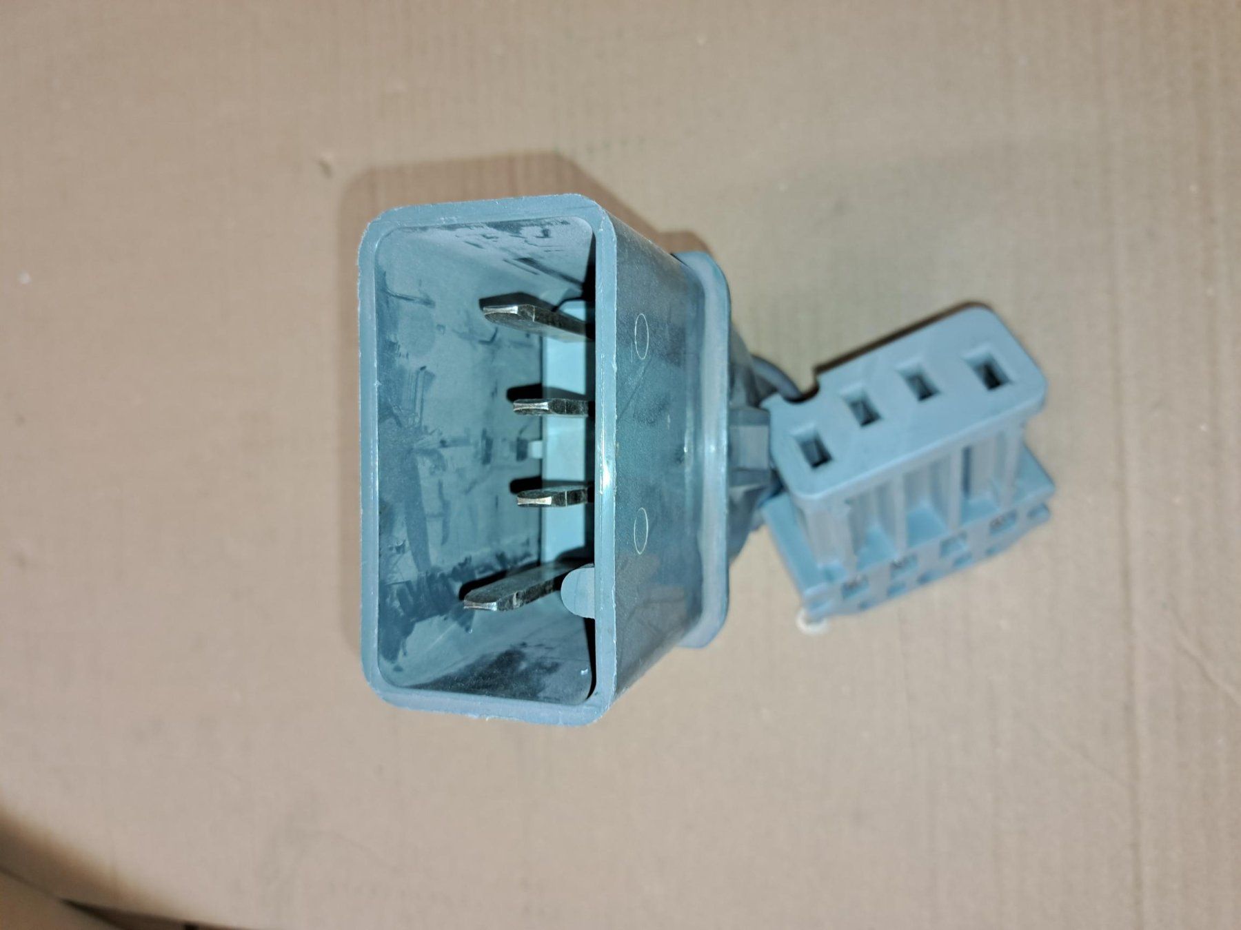 Spine: CMC Stecker J40 4Pol, – Usato da Sursee venduto da Alhpa 1