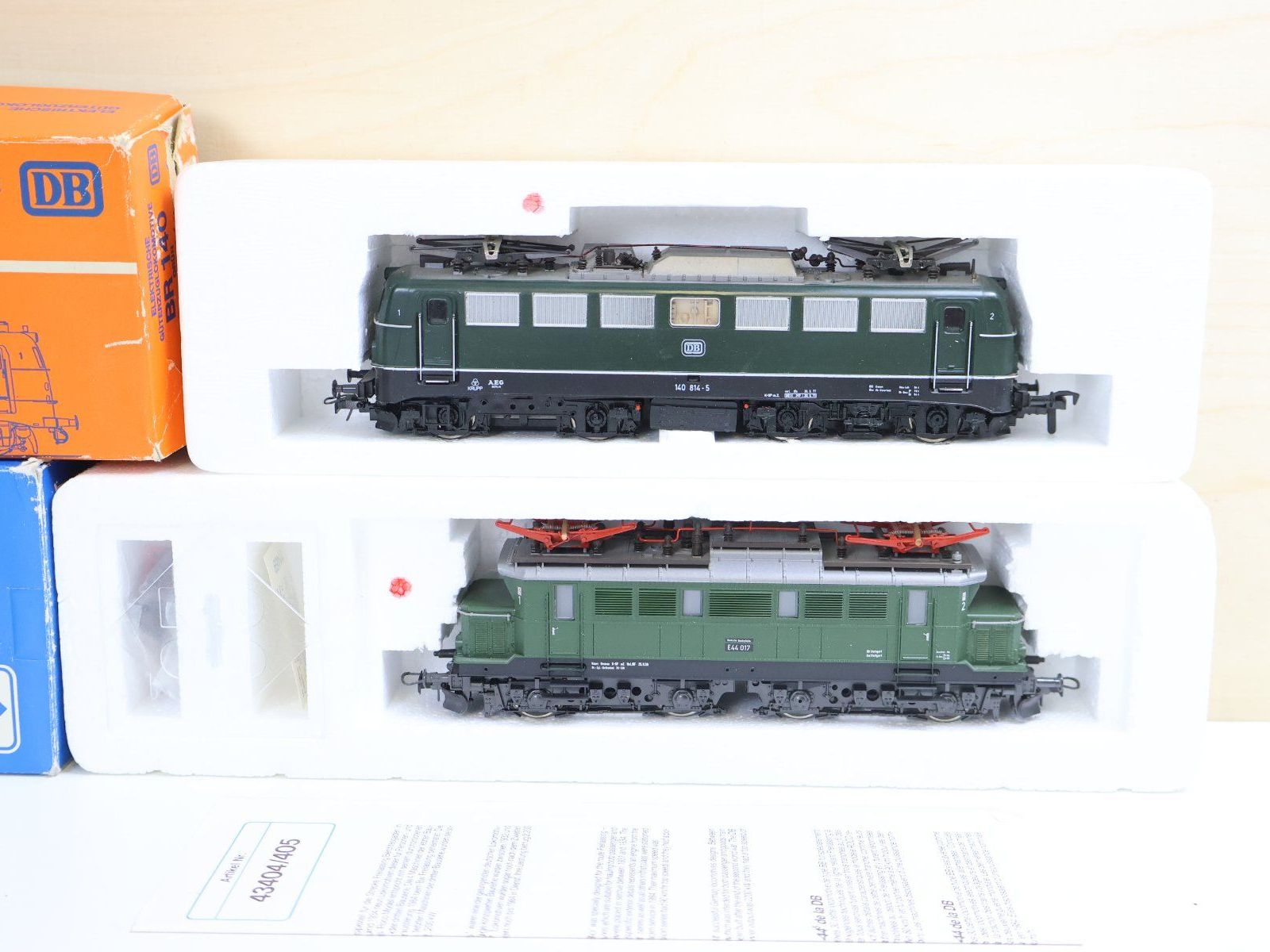 Roco Modellini di ferrovie: ROCO 2 x E-Loks - H0 DC Doppelpack – Usato da Winterthur venduto da Monstera 1