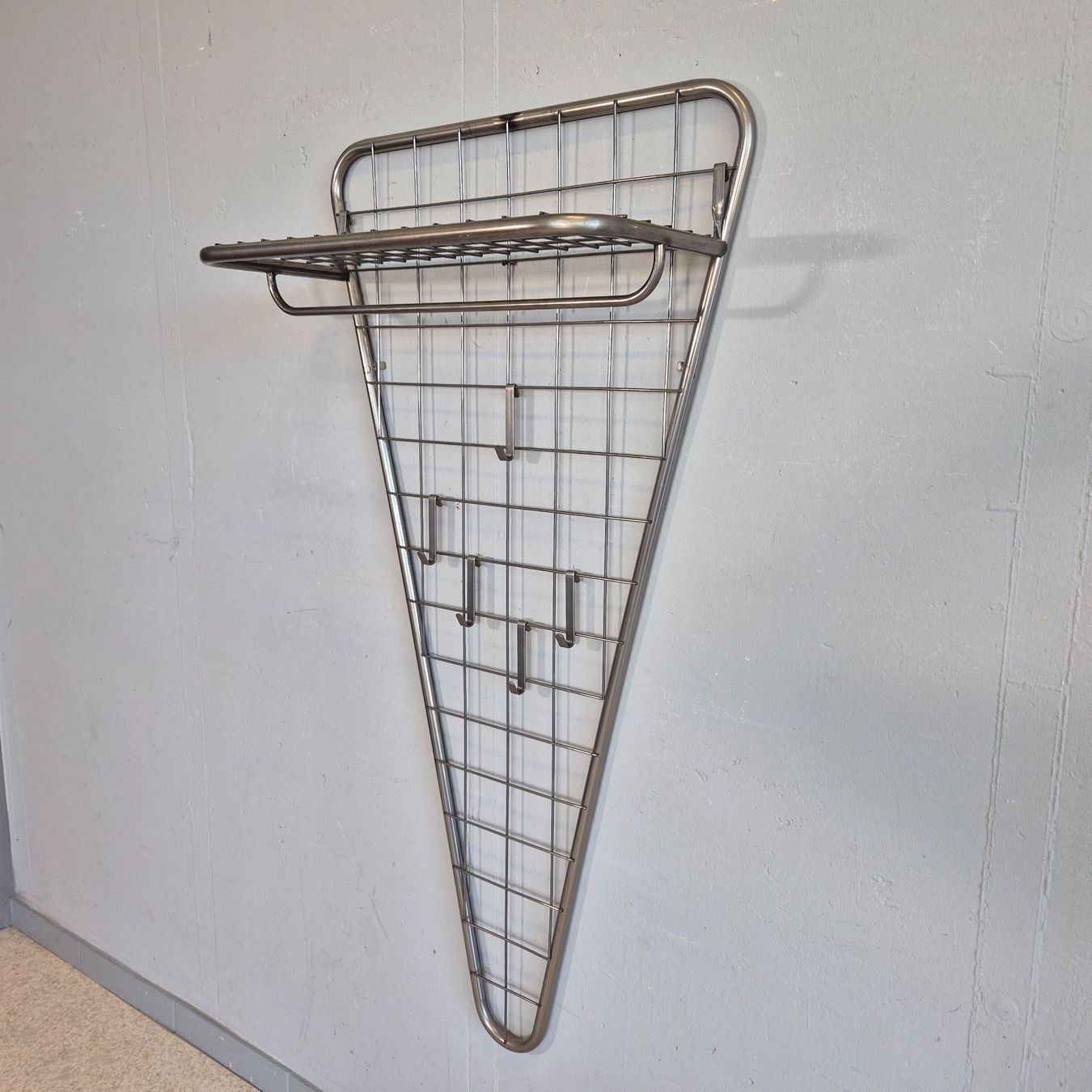 Guardaroba: Industriedesign Wandgarderobe Garderobe Hutablage – Usato da Nottwil venduto da Wondewa-Shop 1