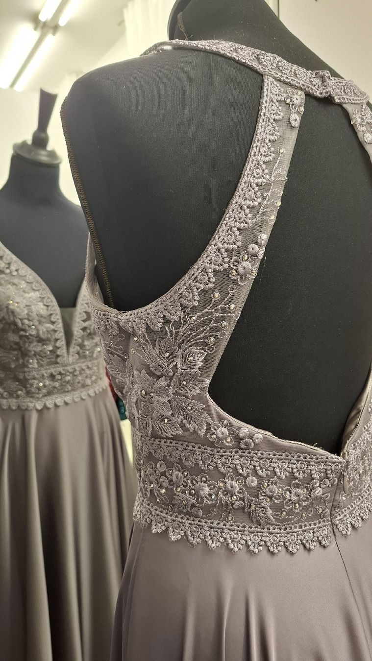 Kleider: Abendkleid Grey lila – Neu (gemäss Beschreibung) aus Uster von VMT. 5