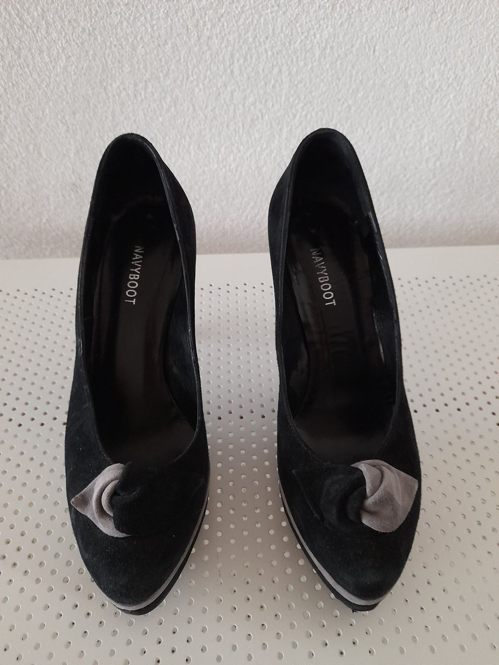 Navyboot Scarpe da donna: Chaussures noires avec noeud Navyboot – Usato da Mont-sur-Lausanne venduto da Pioutch 2