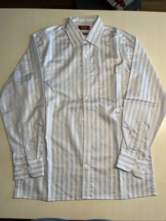 <Elegantes Herrenhemd, Grösse M>
