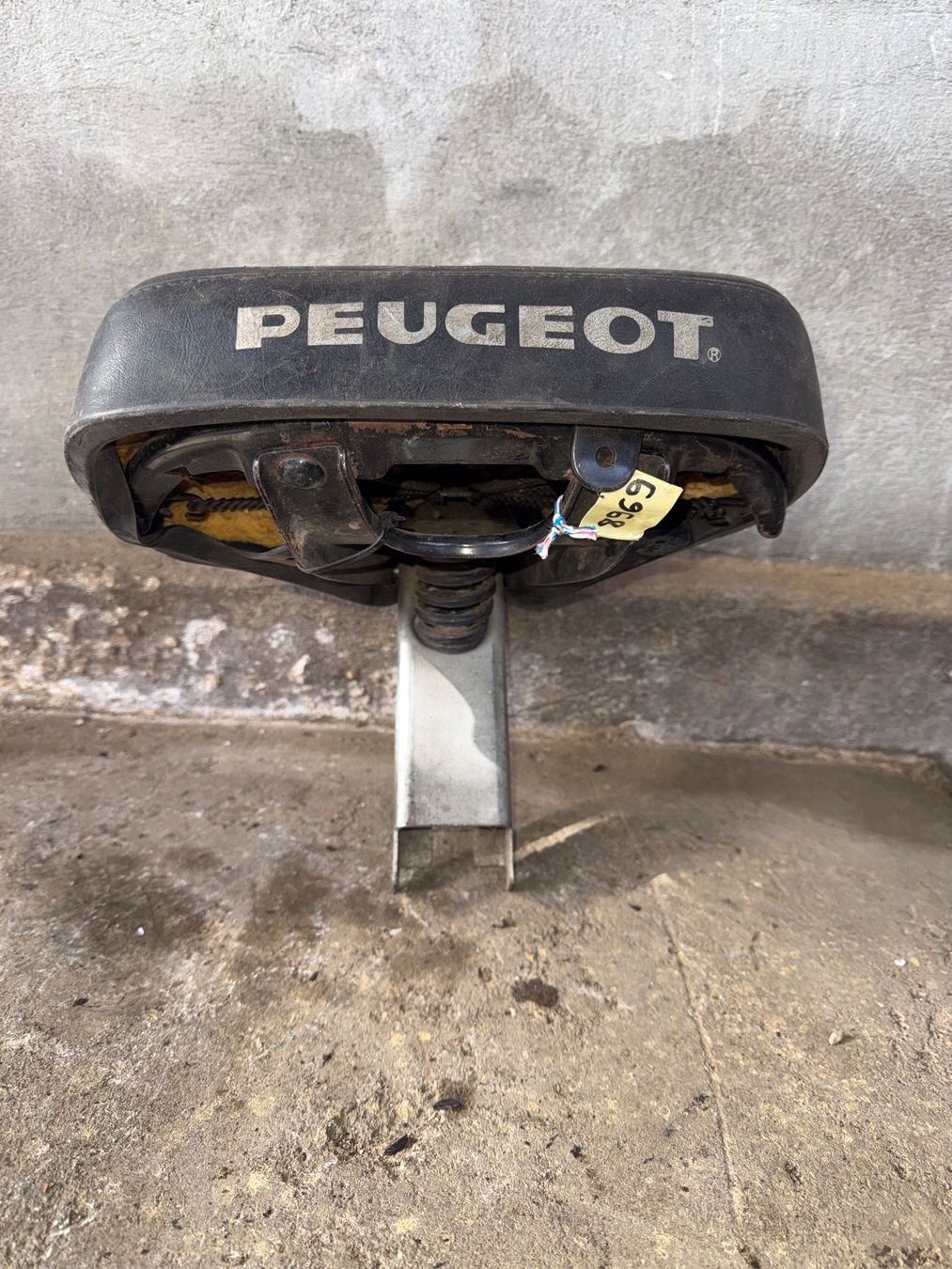 Peugeot Parti ricambio per ciclomotori: Peugeot Mofa Sattel – Usato da Fahrni b. Thun venduto da berger_tuning34