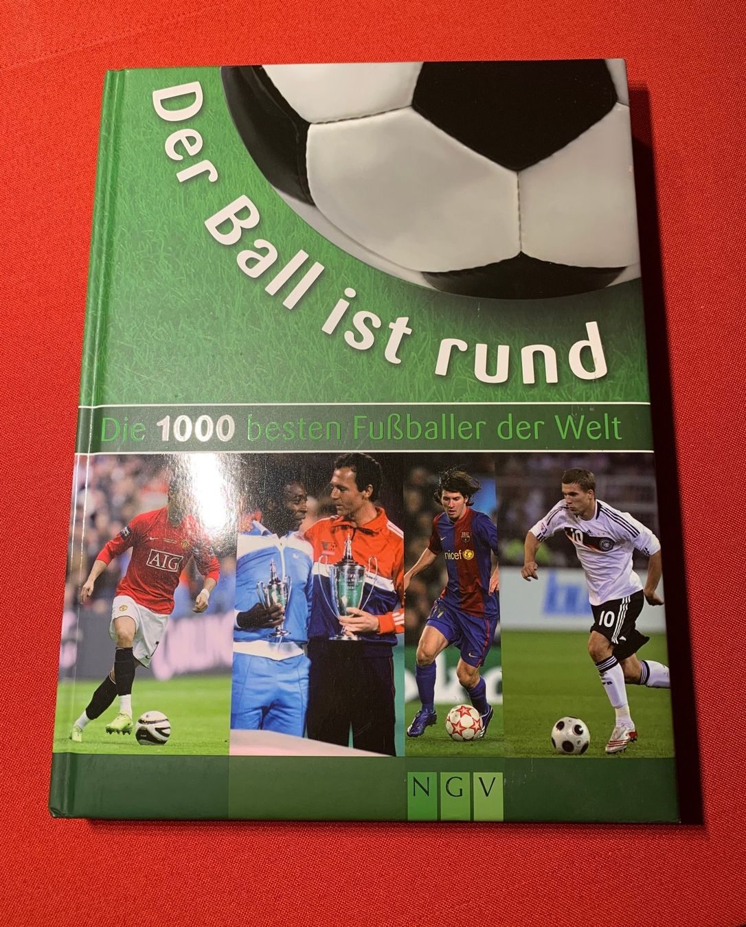 Libri: Buch "Der Ball ist rund" – Nuovo (secondo la descrizione) da Zürich venduto da Tzhkely24