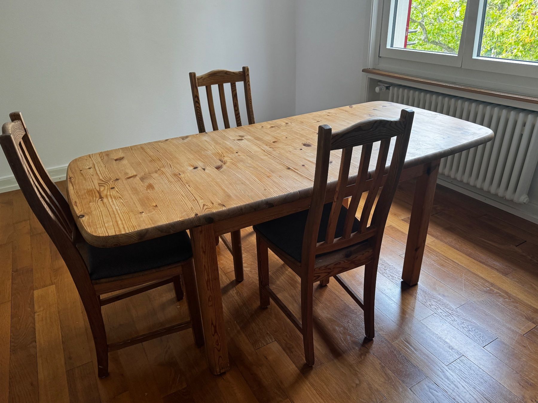 Set tavolo e sedie: Esstisch + 3 Stühle – Usato da Zürich venduto da kat_ycs8 2
