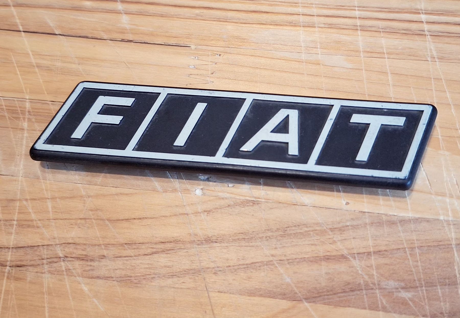 Fiat Alle Autoersatzteile: Fiat Oldtimer Emblem – Gebraucht aus Triesen von BLACKSHEEP75 1