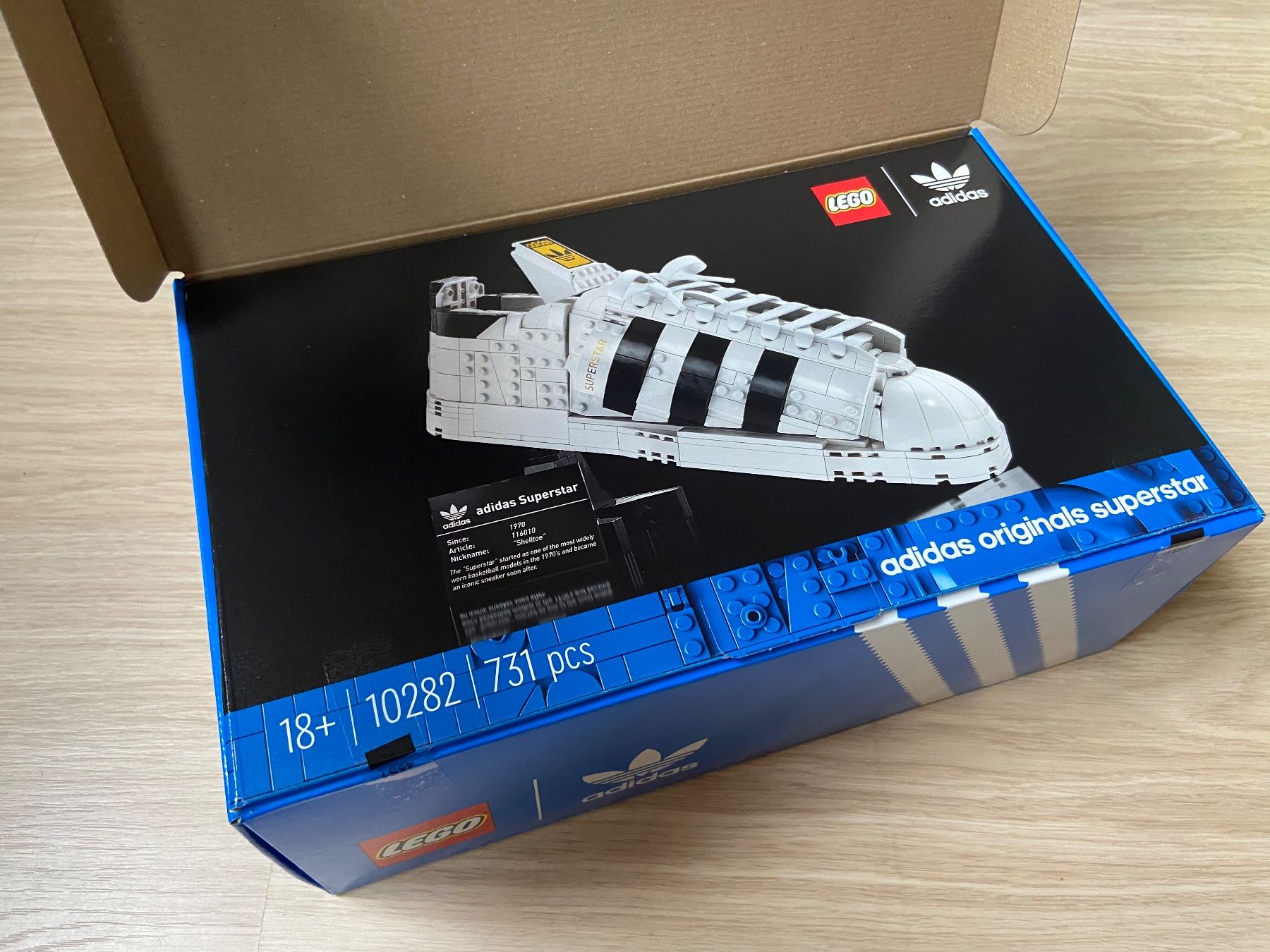 Lego Kit di costruzioni: Lego Creator Expert 10282 Adidas Original Superstar – Nuovo e nell'imballaggio originale da Eggenwil venduto da NicoOldschool