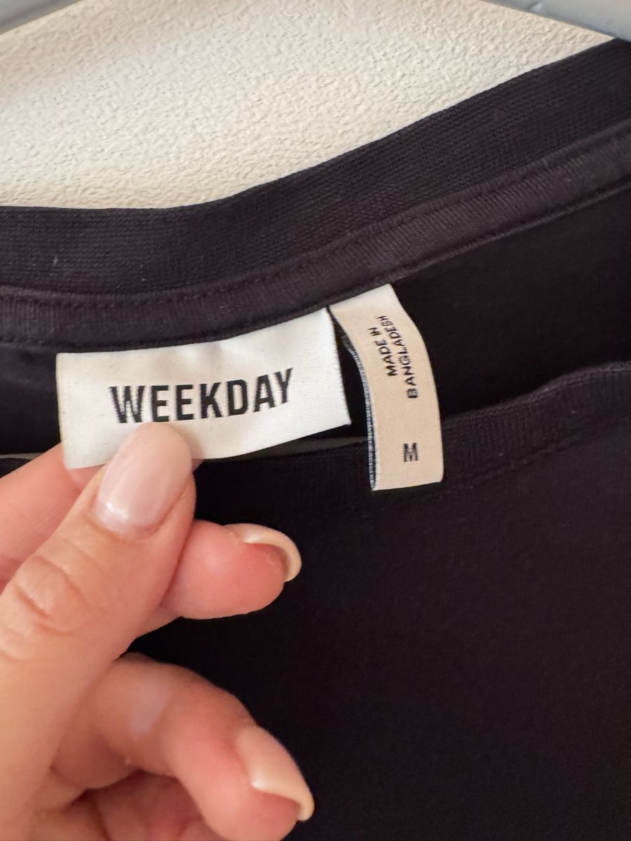 Weekday T-shirts: Weekday tshirt – D'occasion à Klosters par jewelsy 1