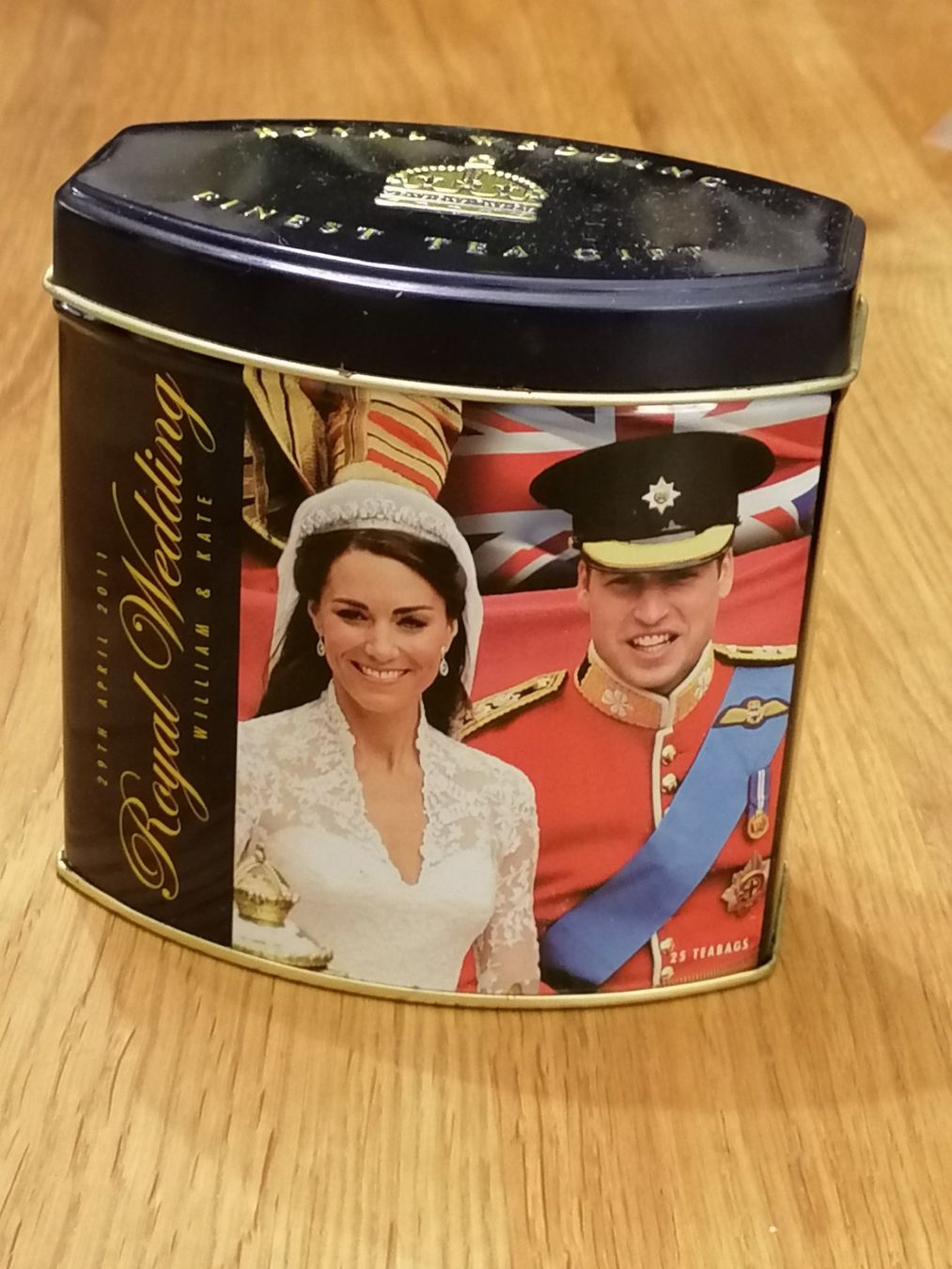 Altro in Decorazioni & Accessori: Blechdose - Royal Wedding - William & Kate, Limited Edition! – Usato da Basel venduto da vintagecollector