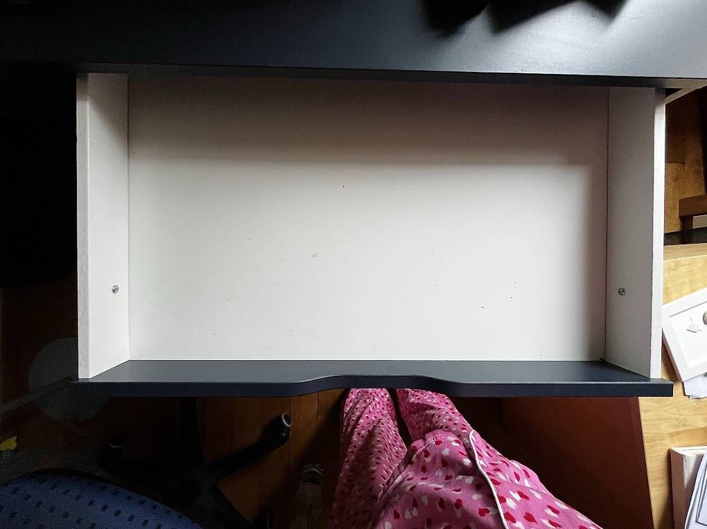 Schreibtische: IKEA schreibtisch – Gebraucht aus Zürich von jes_xs9t 3