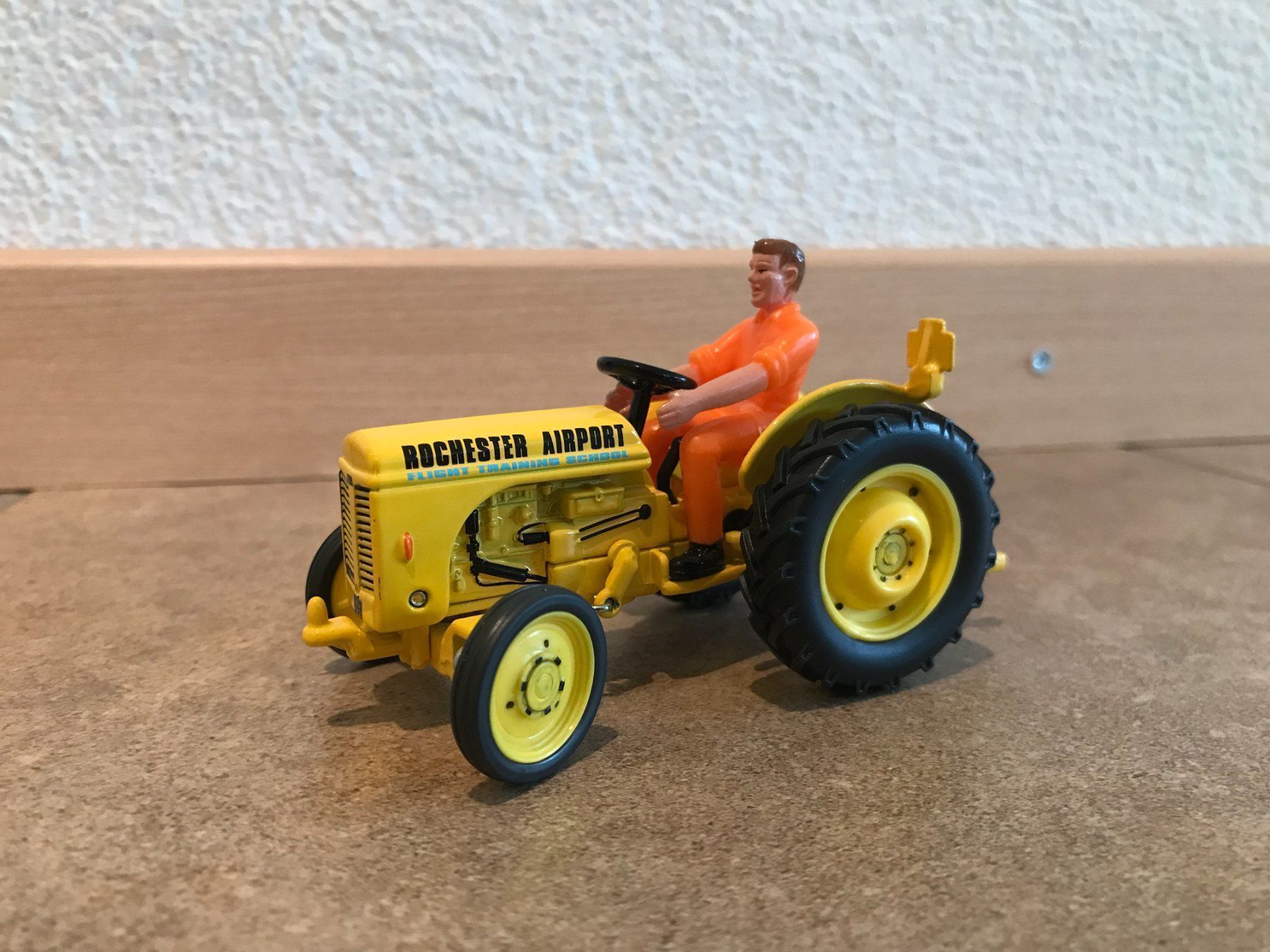 Massey Ferguson Trattori: SIKU Ferguson TE 20 Airport – Nuovo e nell'imballaggio originale da Kreuzlingen venduto da Stefan1150