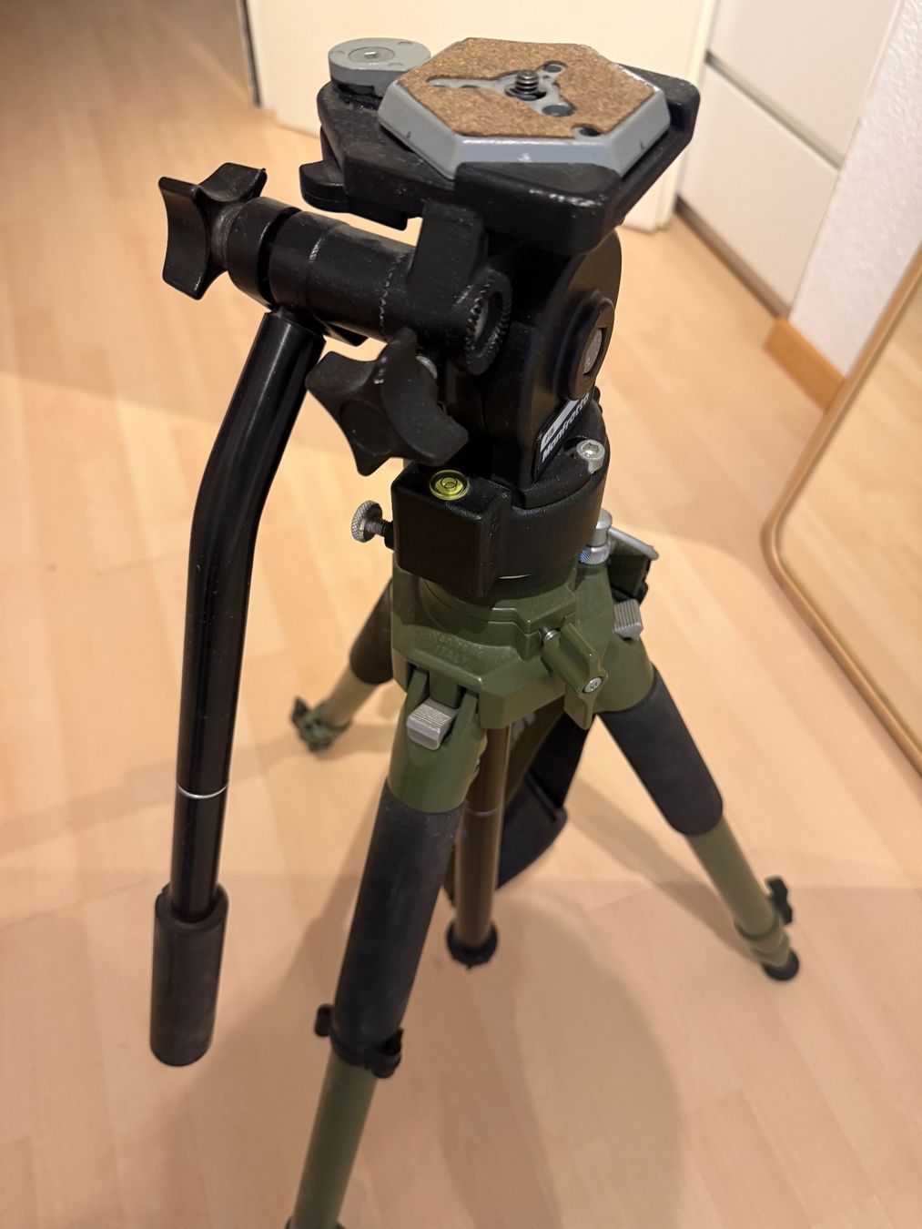Trépieds & Accessoires: Stativ Manfrotto136 – D'occasion à Zürich par kat_d9z7 2