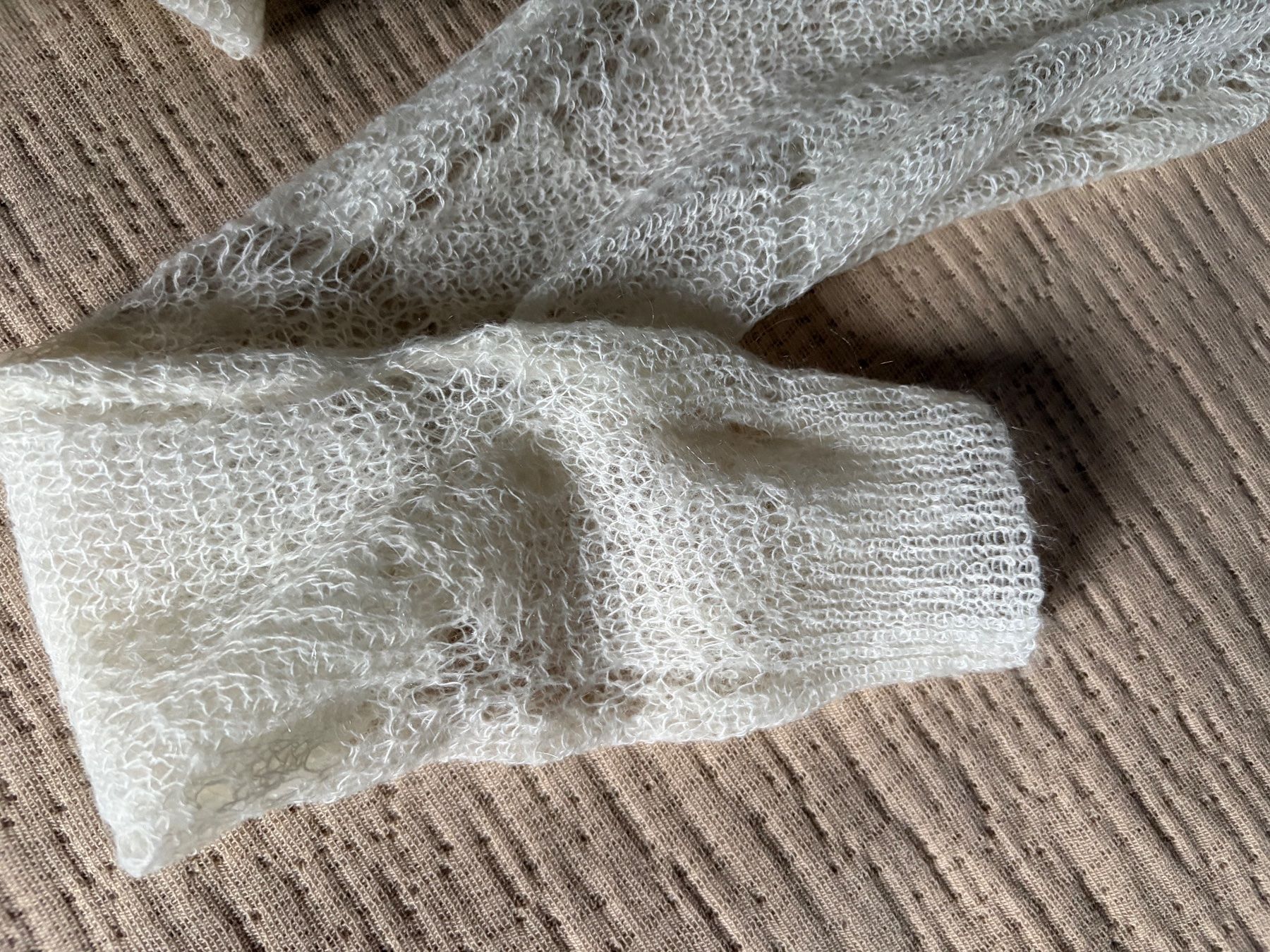 Benetton Maglioni & Felpe: Benetton Mohair Mix Cloud Top – Usato da Luzern venduto da AM2nd 3