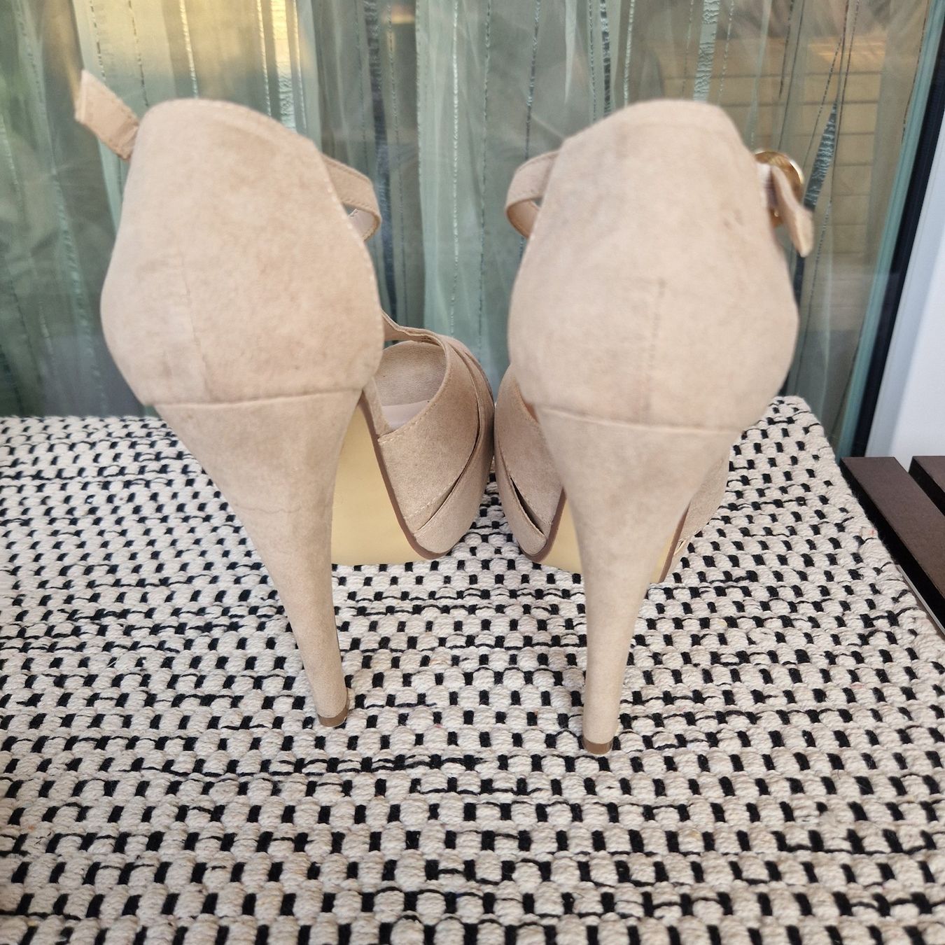 Scarpe da donna: High Heels beige Tulipano 38 – Usato da Nendeln venduto da Zopfie_ 8