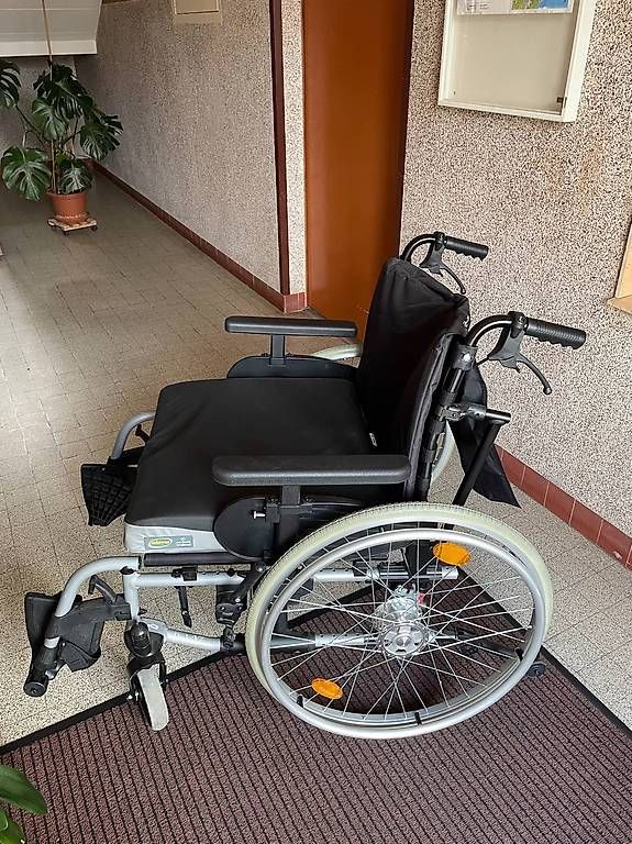 Sedie a rotelle: A vendre Fauteuil Roulant XXL – Usato da La Tour-de-Peilz venduto da Cora57