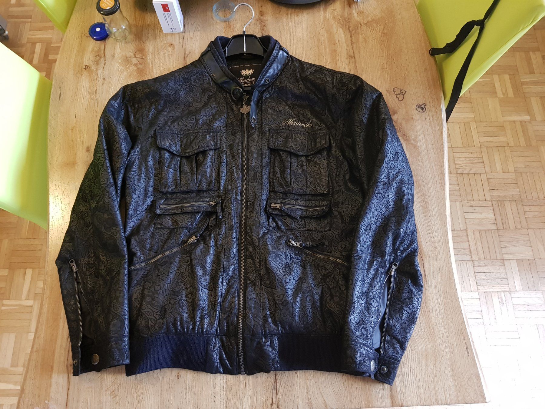 Giacche: Jacke Akademiks New York – Usato da Ostermundigen venduto da oj1982