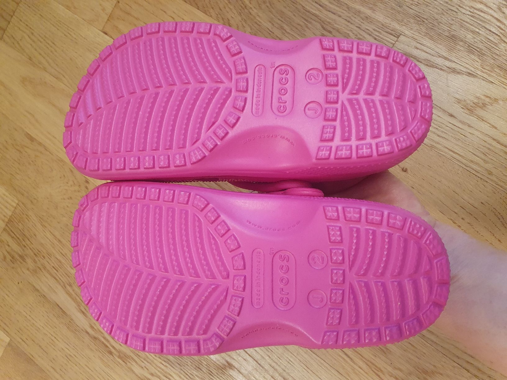 Crocs Scarpe per ragazze: Pinke Crocs Clogs Gr. 33/34 - Neu – Nuovo e nell'imballaggio originale da Kirchberg BE venduto da hegedusa 1