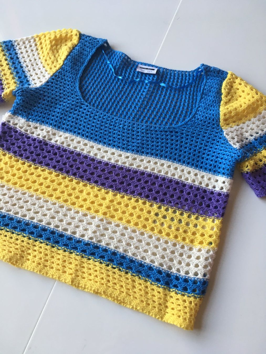 Tops: Top tricot multicolore - taille L – D'occasion à Troinex par Irisglo 2