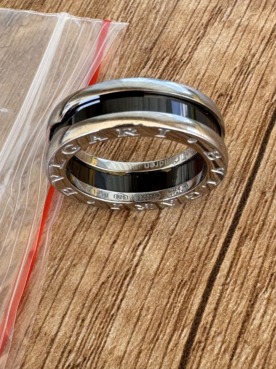 Bulgari Anelli: BVLGARI Save the Children Ring mit schwarzer Keramik – Usato da Lantsch/Lenz venduto da sxe_56cb 3
