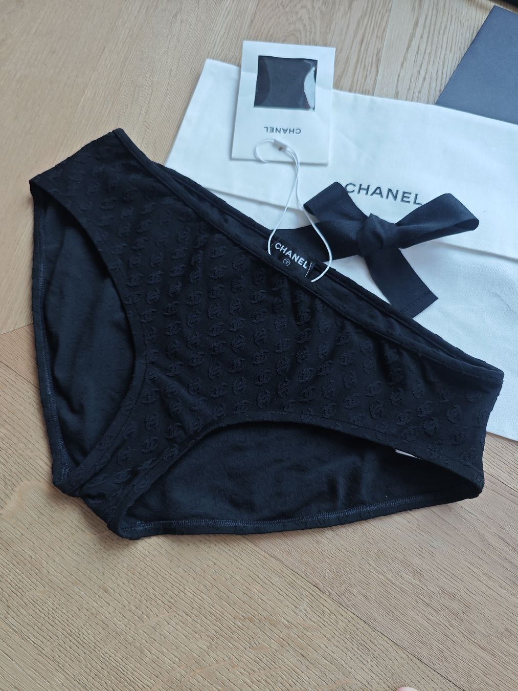 Chanel Costumi da bagno & Bikini: CHANEL Beach Bikini Höschen NEU – Nuovo e nell'imballaggio originale da Erlenbach ZH venduto da nlh 1